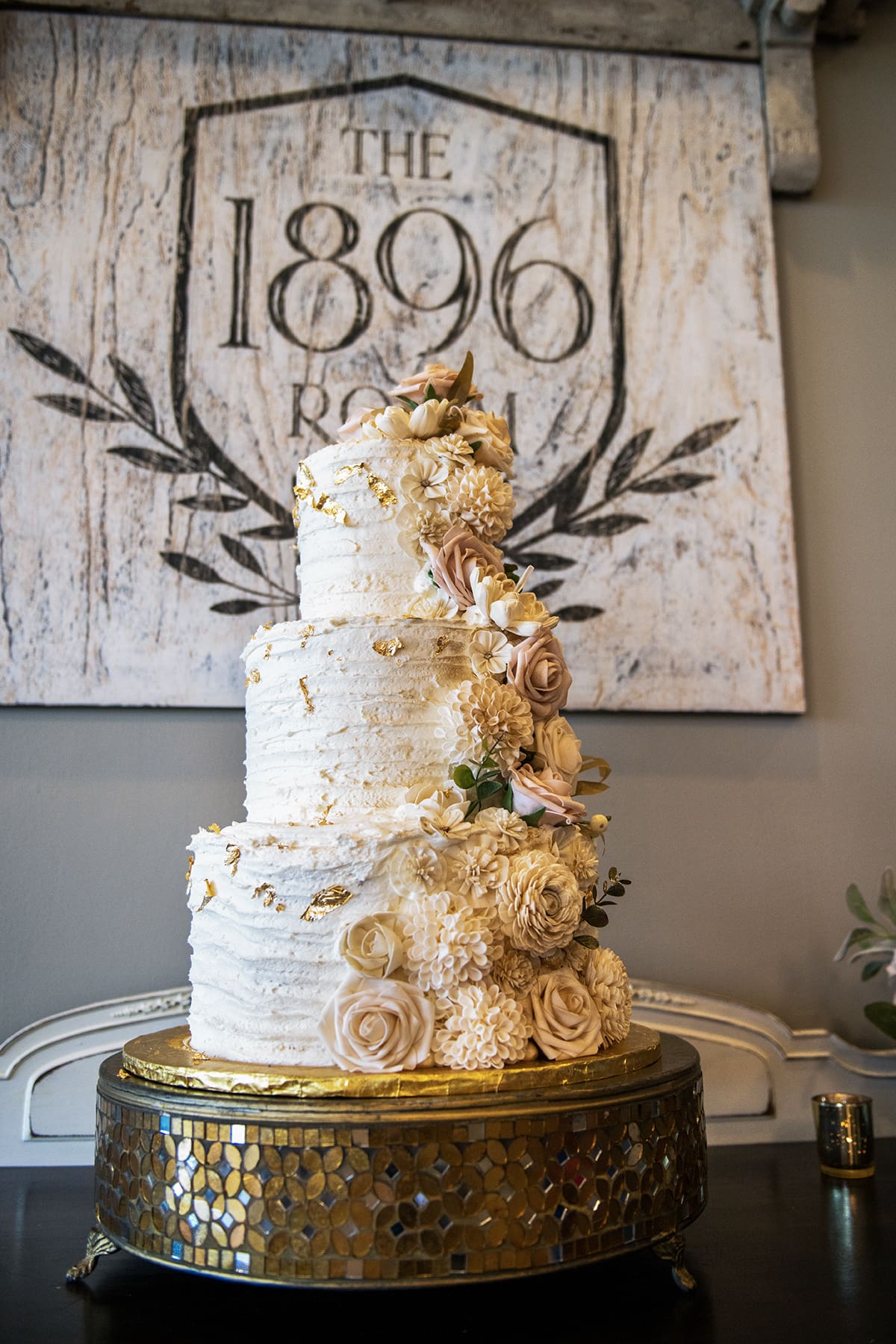 Gorgeous cake on display at Lac la Belle Wedding venue