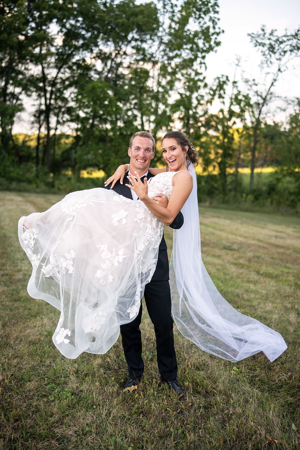 Small wedding day moments emphasized in Wisconsin wedding planning tips