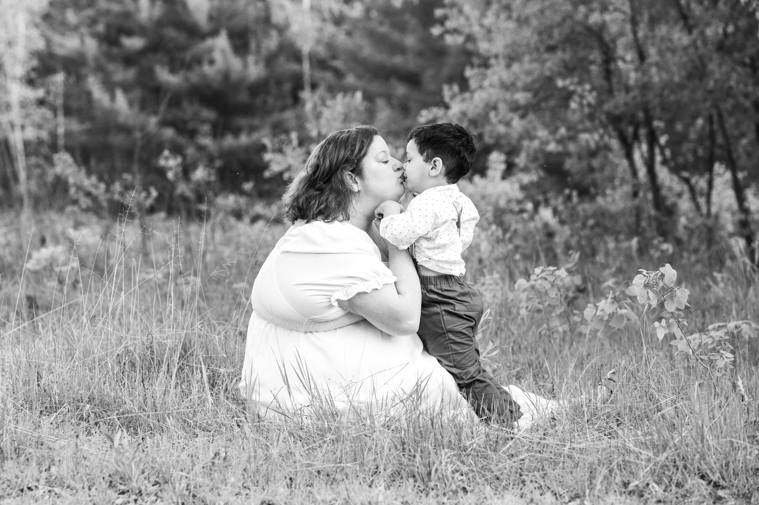 Outdoor Delafield family portrait in Wisconsin demonstrating helpful family photography tips